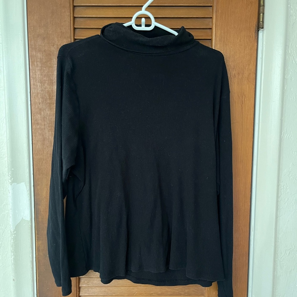 Black, ribbed turtleneck